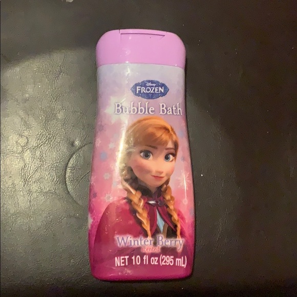 Elsa, Anna, And Olaf Bathing - Picture 3 of 13